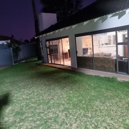 Jazreel B&B Vanderbijlpark Buitenkant foto